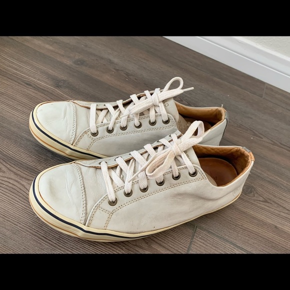 Shoes - Picture 7 of 9